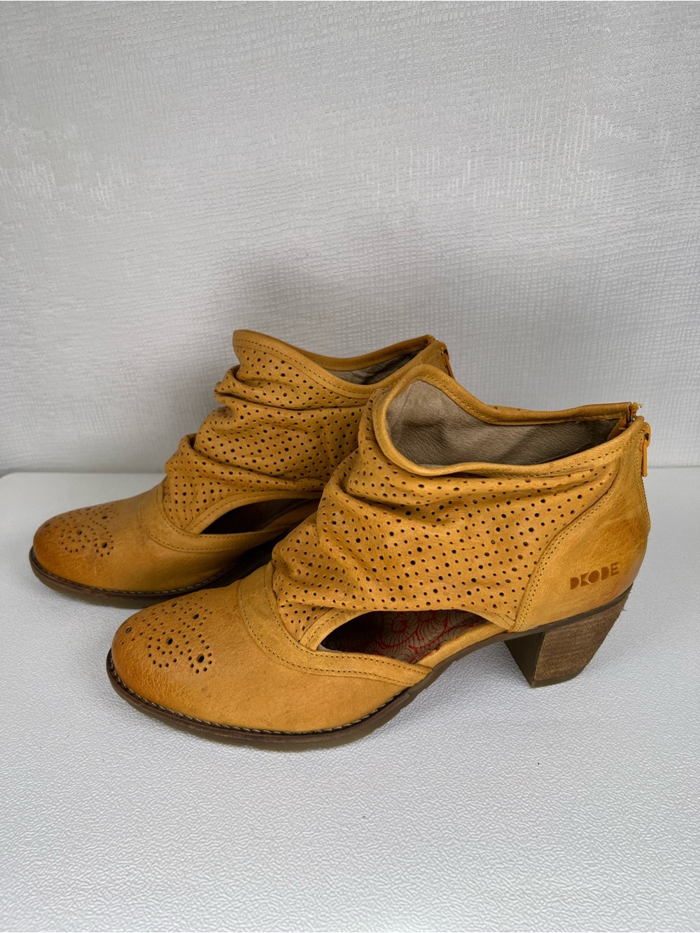 Dkode Bahal Leather Bootie w/Cutout Golden/Tan Size 41/9.5